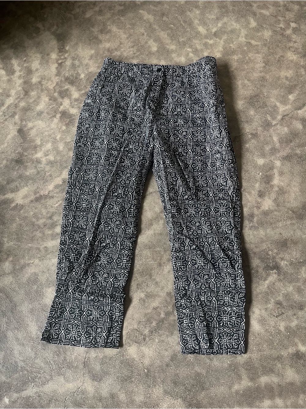 Jones New York Signature Black and White Geometric Print Pants